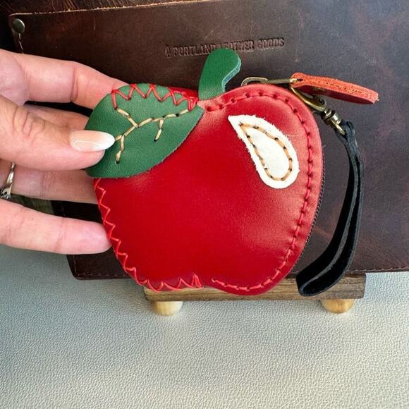 Genuine Leather Pouch Red Apple Coin Purse Leather Wallet Bag Charm Key Chain - Picture 7 of 7